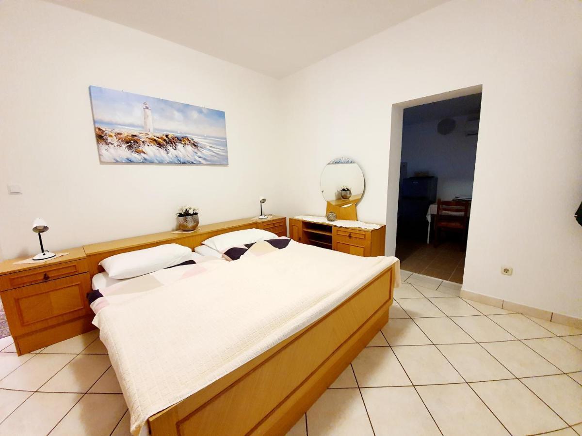 Apartamani Katarina Vl.Ilija Jusup Apartman Stari Grad Kültér fotó