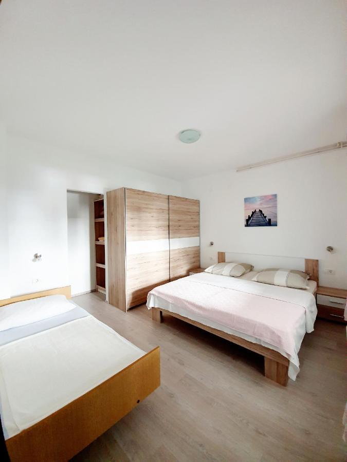 Apartamani Katarina Vl.Ilija Jusup Apartman Stari Grad Kültér fotó