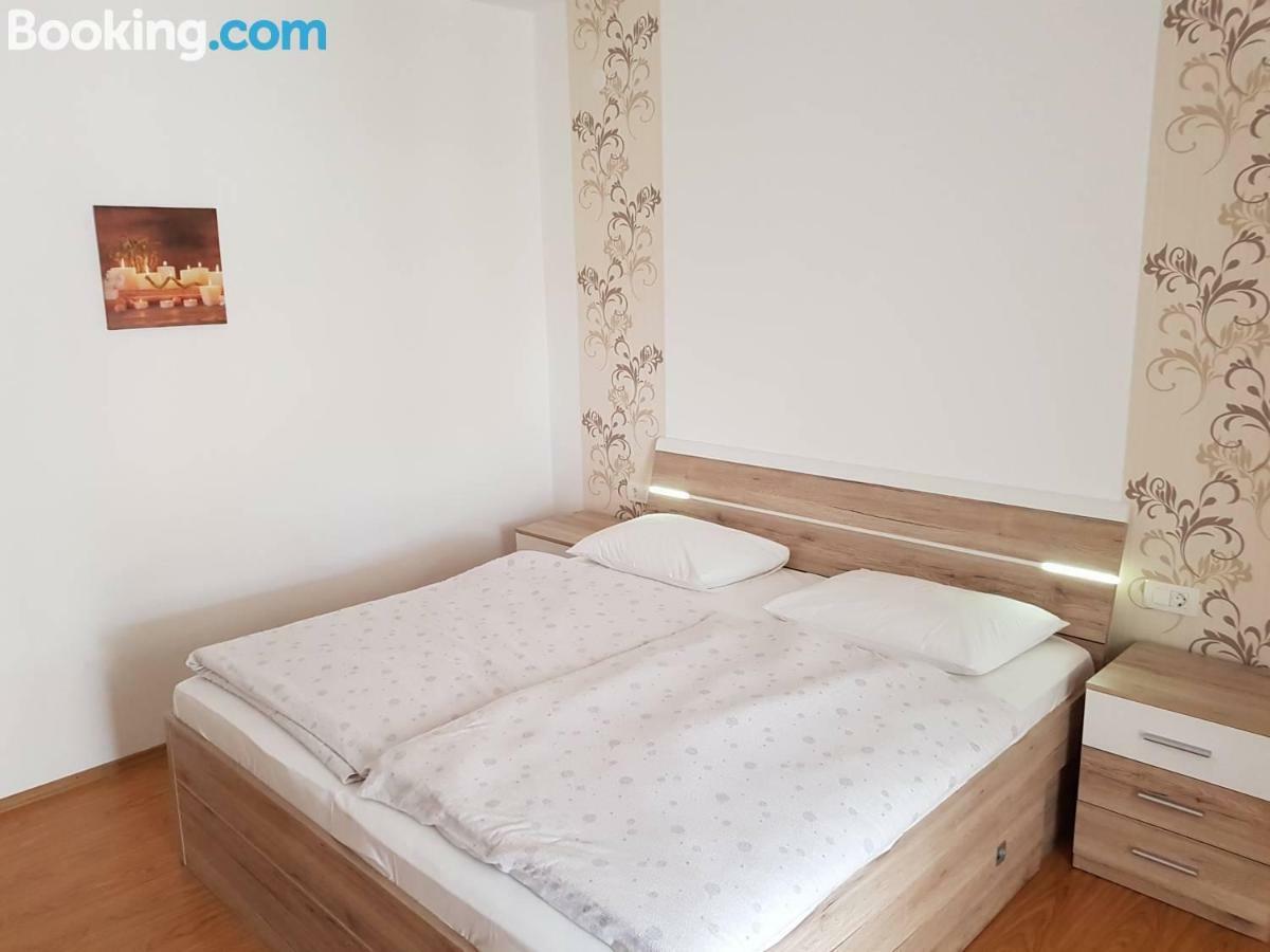 Apartamani Katarina Vl.Ilija Jusup Apartman Stari Grad Kültér fotó