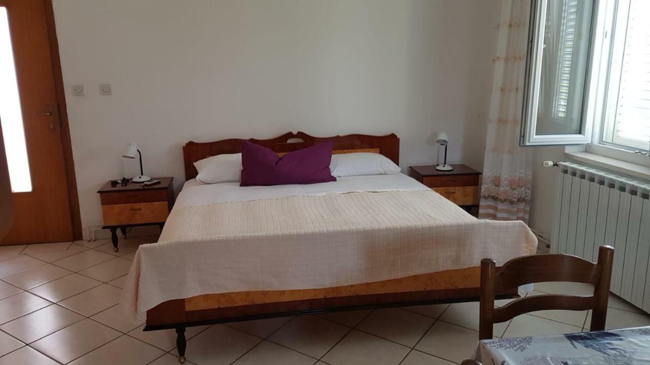 Apartamani Katarina Vl.Ilija Jusup Apartman Stari Grad Kültér fotó